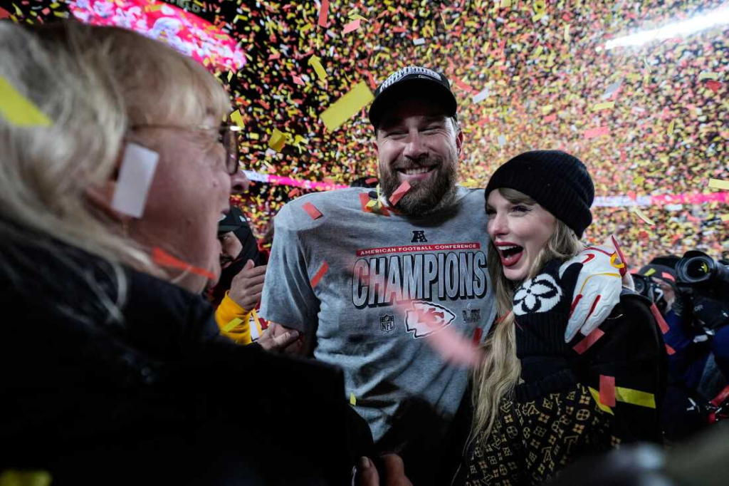 is taylor swift engaged to travis kelce